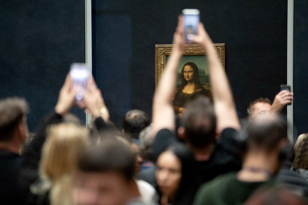 The Louvre is considering moving Mona Lisa to an underground chamber