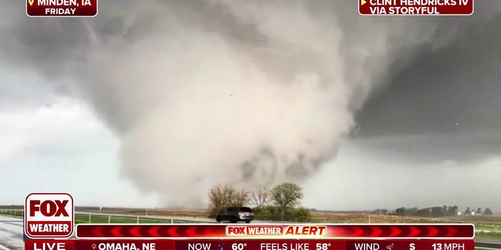 See-the-tornado-that-FOX-Weather-meteorologist-called-biggest-wedge-tornado-I-have-ever-seen.jpg