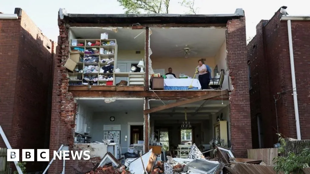 The US Midwest has been hit by tornadoes that have resulted in the deaths of at least 21 individuals
