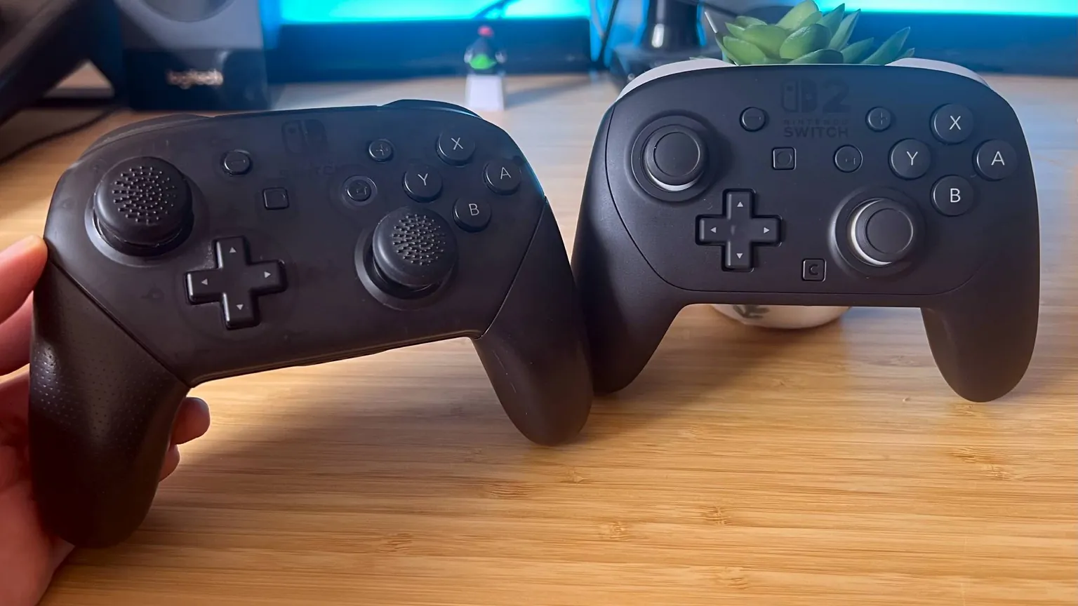 Nintendo Switch 2 Pro Controller vs Switch Pro controller